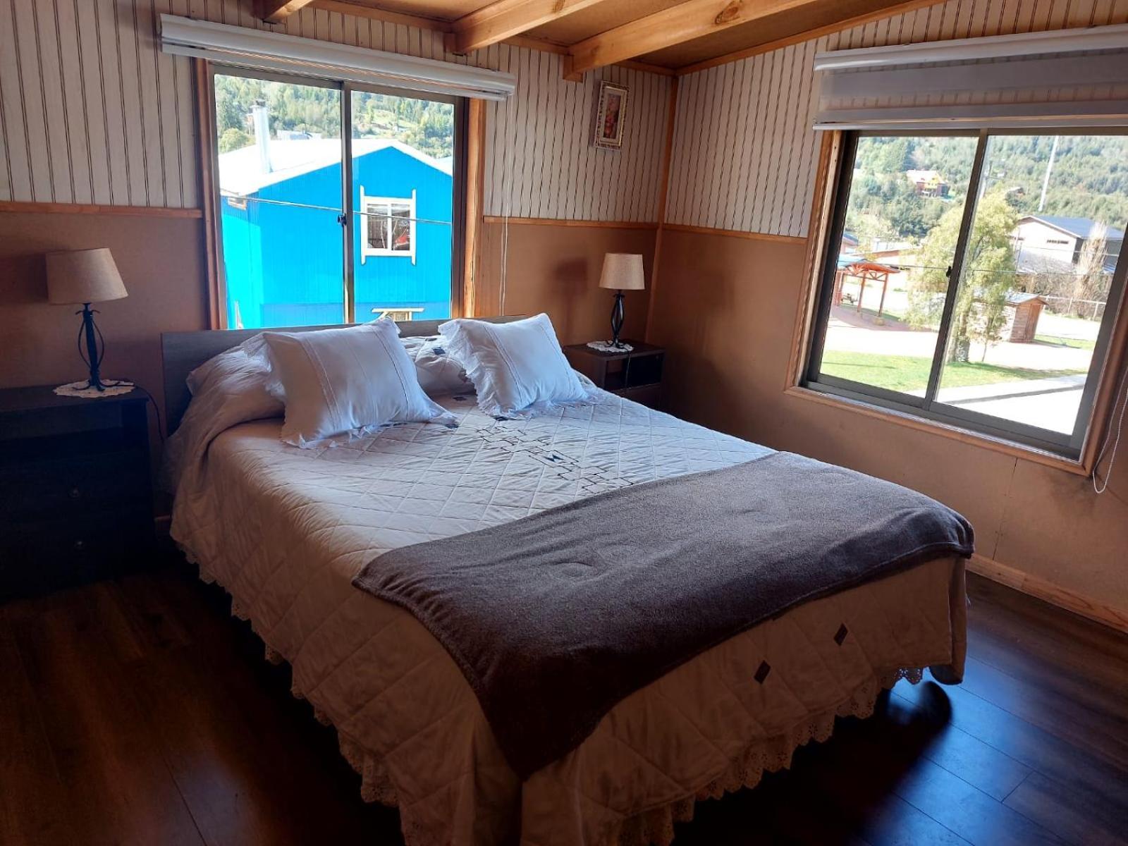 Hostal Y Cabanas Ventisquero Puerto Puyuguapi Buitenkant foto