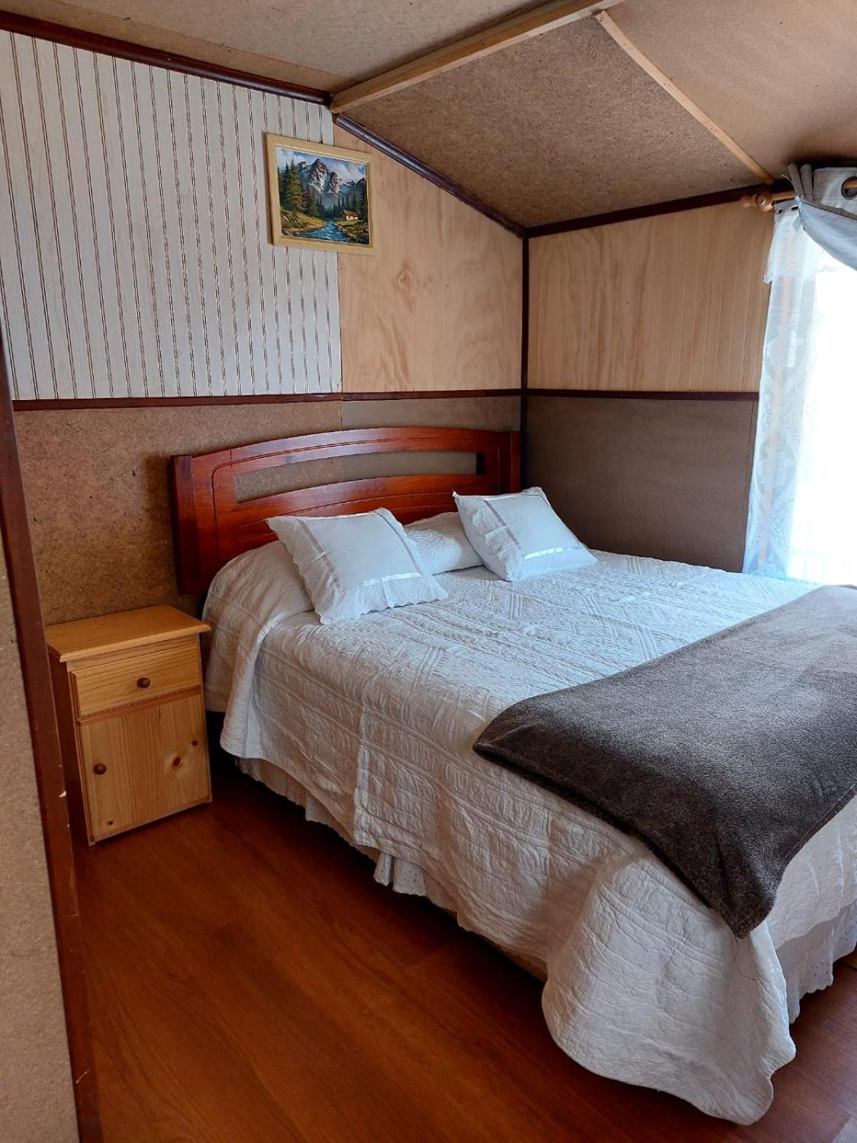 Hostal Y Cabanas Ventisquero Puerto Puyuguapi Buitenkant foto