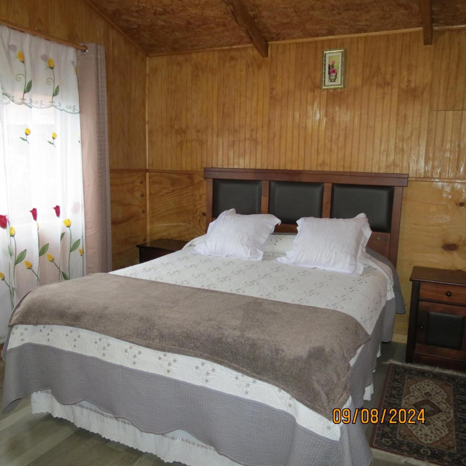 Hostal Y Cabanas Ventisquero Puerto Puyuguapi Buitenkant foto