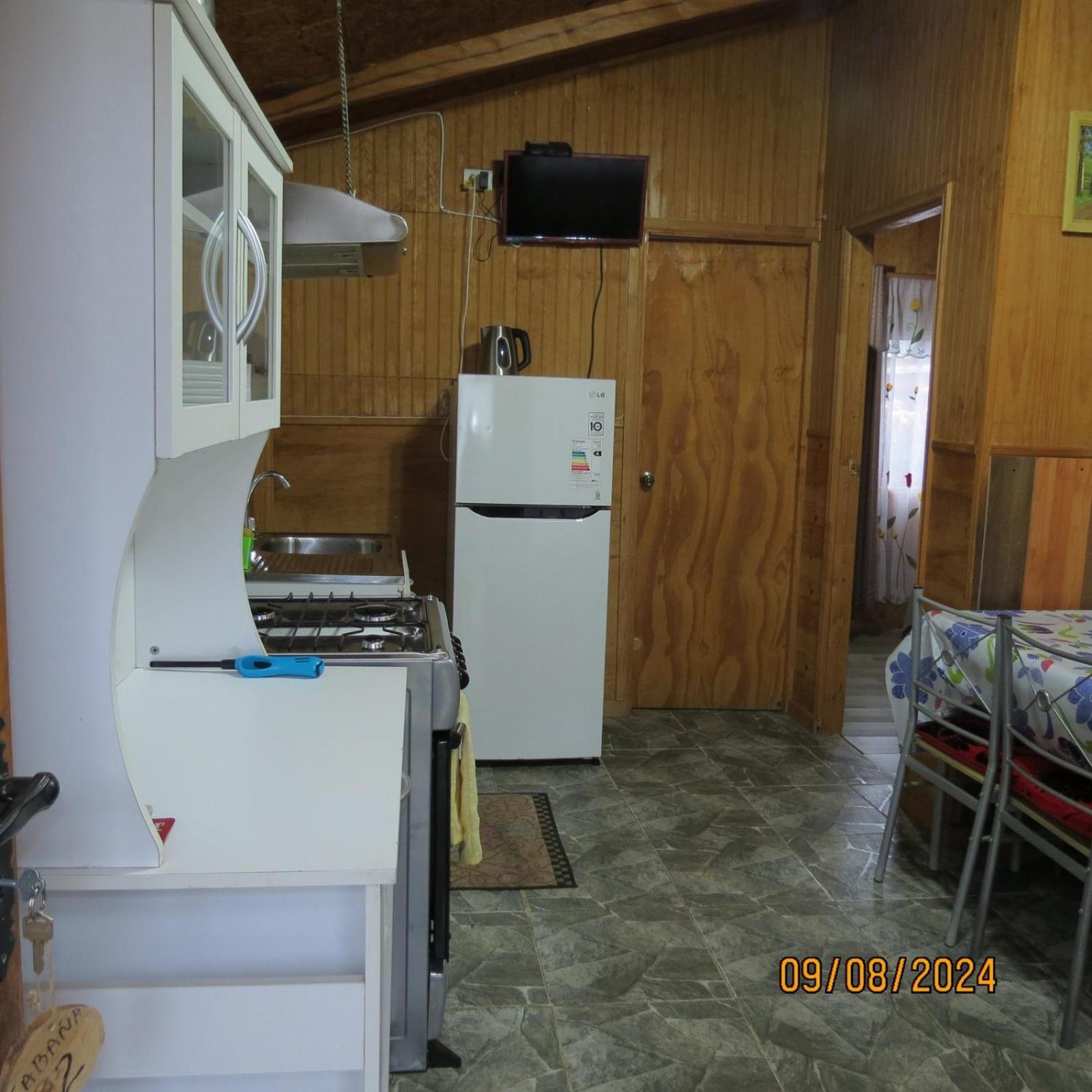 Hostal Y Cabanas Ventisquero Puerto Puyuguapi Buitenkant foto