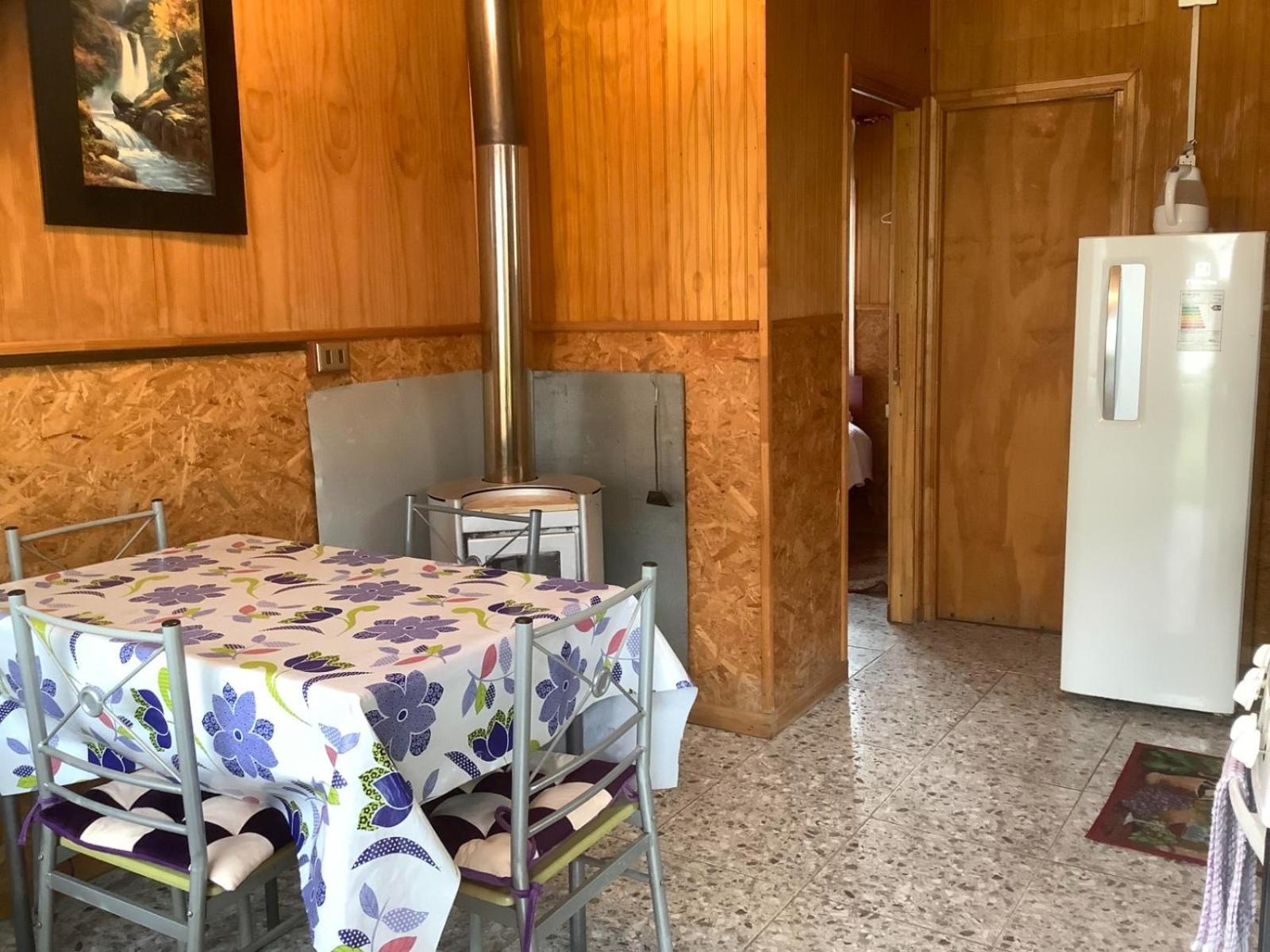 Hostal Y Cabanas Ventisquero Puerto Puyuguapi Buitenkant foto